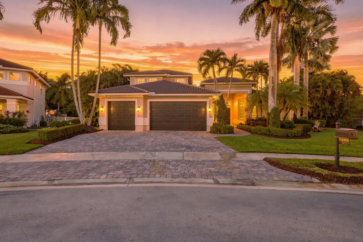 1580 Victoria Isle Way, Weston: photo 1 of 75