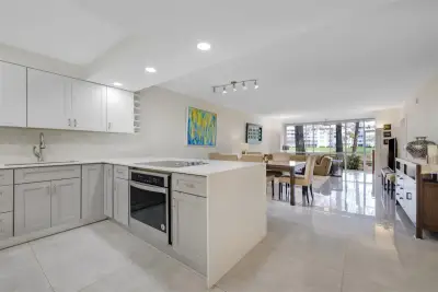 4011 N Cypress Dr #101, Pompano Beach: photo 1 of 35