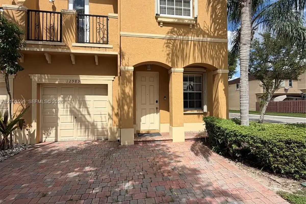 12989 SW 135th Ter, Miami: photo 1 of 36