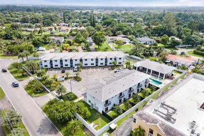 15400 NW 2nd Ave, Miami: photo 1 of 12
