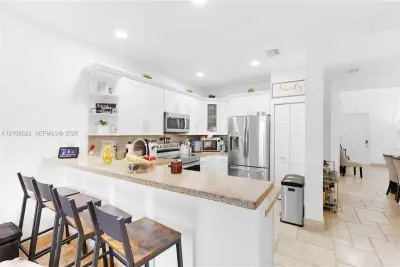 7475 NW 116th Ave, Doral: photo 1 of 42