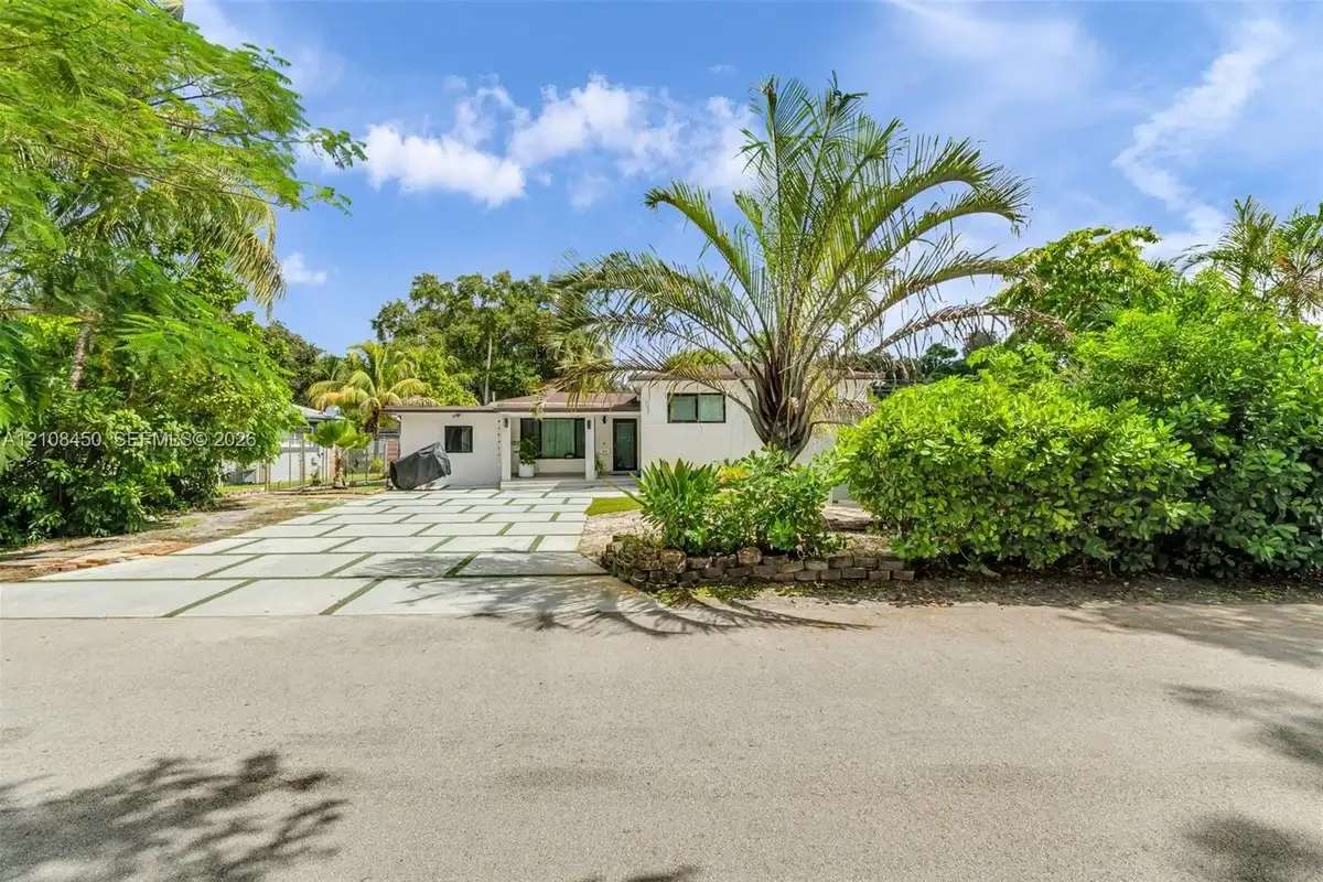 15015 NE 7th Ct, Miami: photo 1 of 63