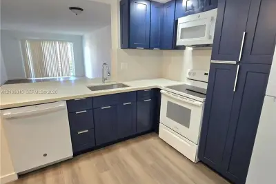 1700 NW 58th Ter #3J, Sunrise: photo 1 of 12