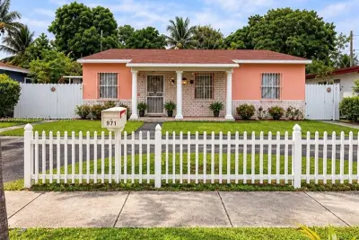 971 NE 156th Ter, North Miami Beach: photo 1 of 31