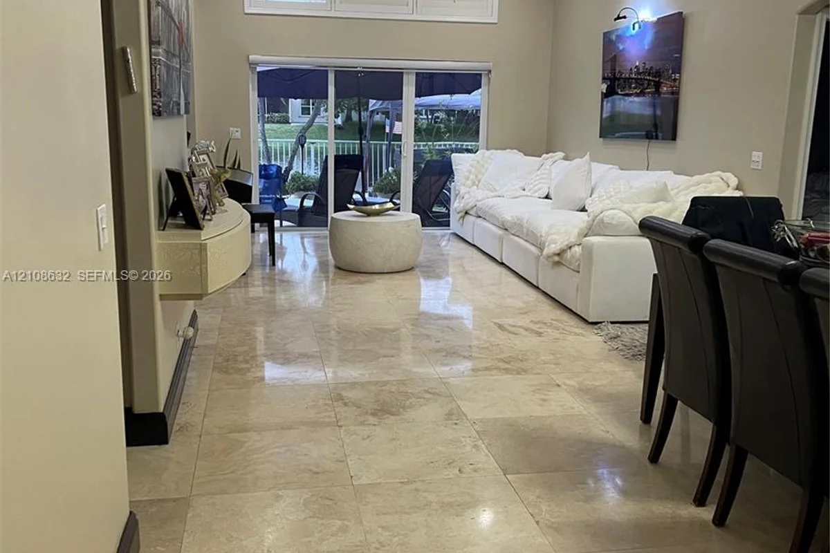 5032 SW 34th Ter, Hollywood: photo 1 of 10