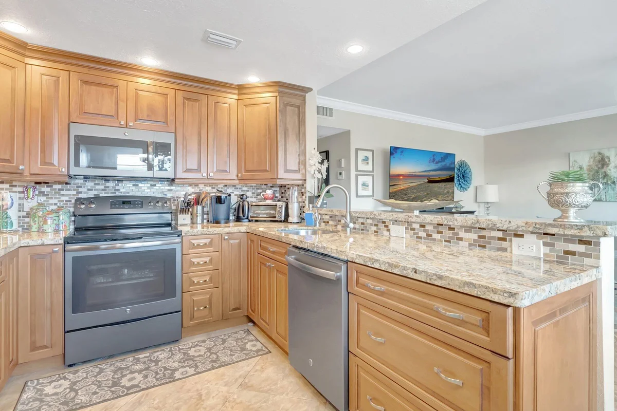453 Richmond F, Deerfield Beach: photo 1 of 53