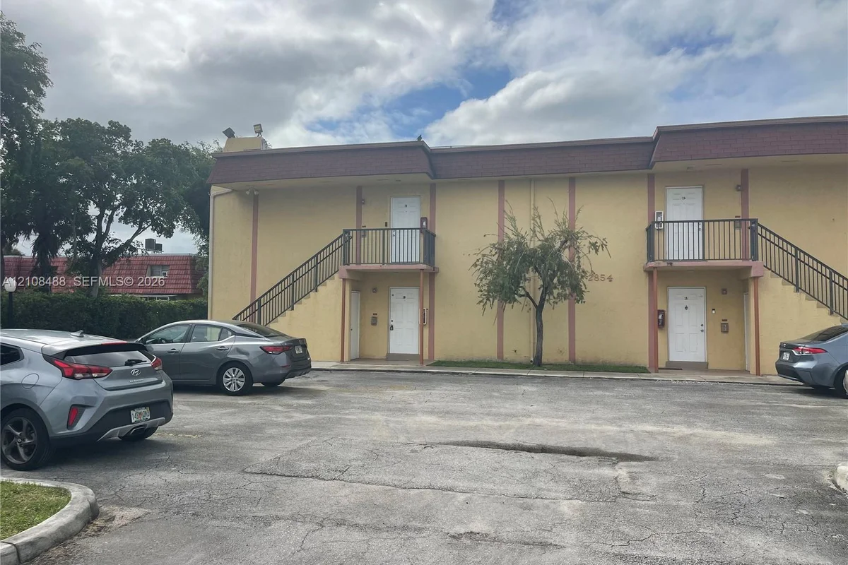 2854 NW 55th Ave #1B, Lauderhill: photo 1 of 2