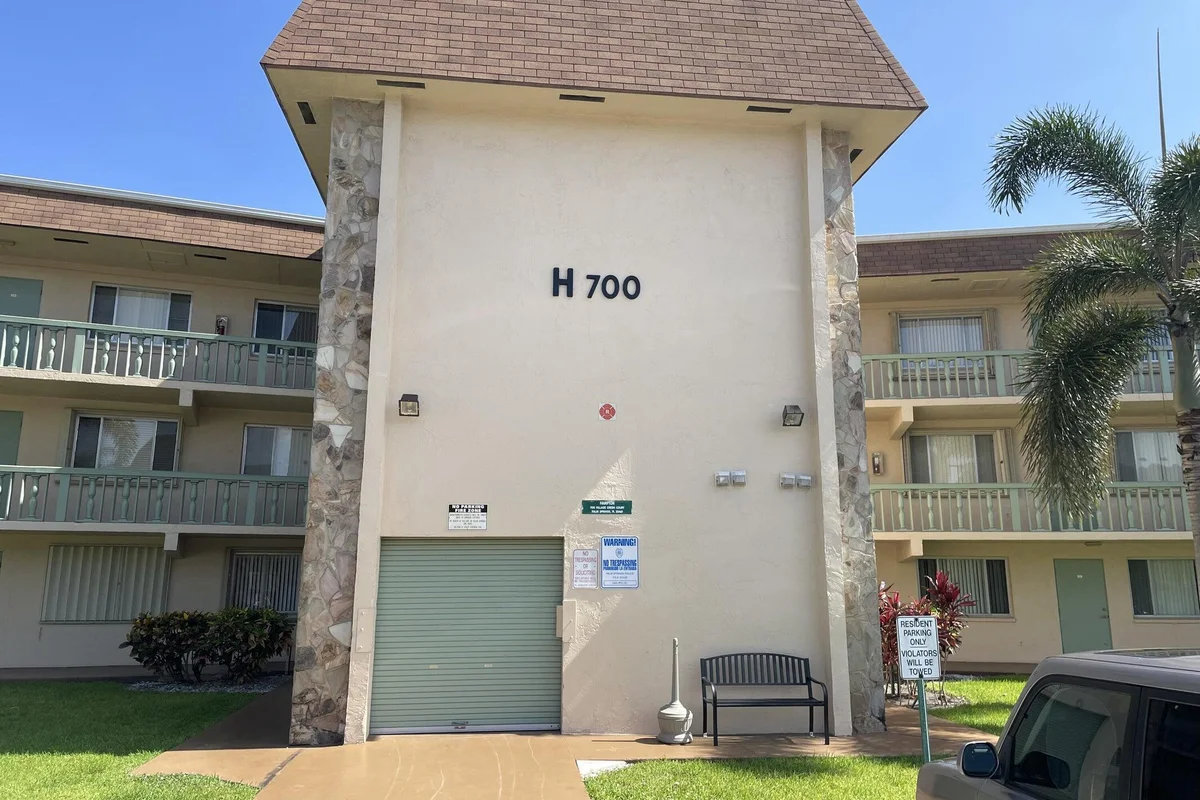700 Village Green Ct #208, Palm Springs: photo 1 of 9