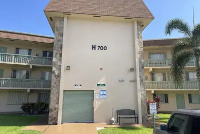 700 Village Green Ct #208, Palm Springs: photo 1 of 9