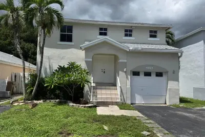 4421 SW 72nd Ter, Davie: photo 1 of 21