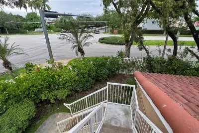 15661 SW 104th Ter #3212, Miami: photo 1 of 14