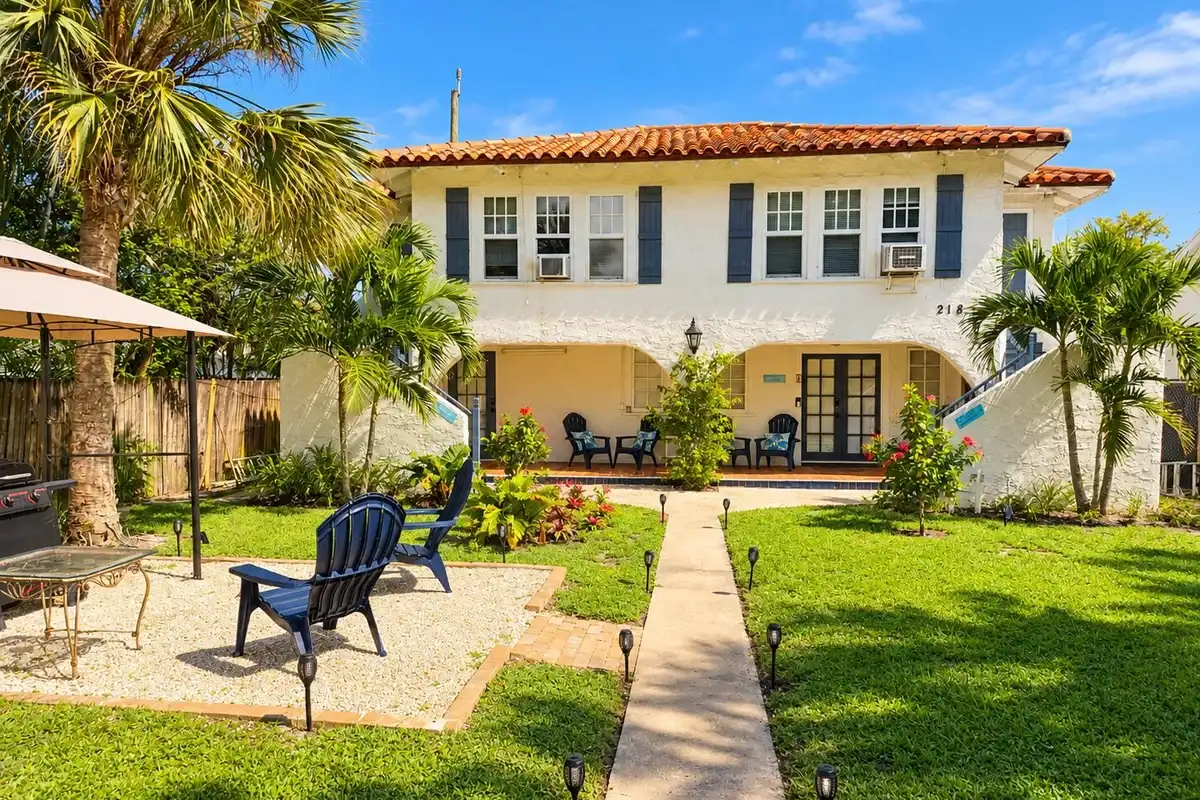 218 S M St #3, Lake Worth Beach: photo 1 of 36