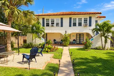 218 S M St #3, Lake Worth Beach: photo 1 of 36