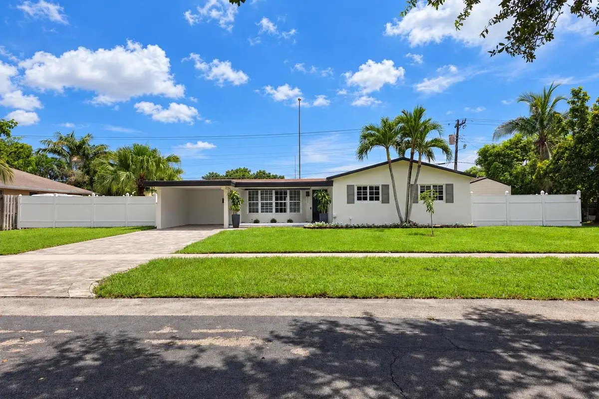 202 SW 52nd Ave, Plantation: photo 1 of 22