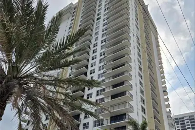 2201 S Ocean Dr, Hollywood: photo 1 of 20