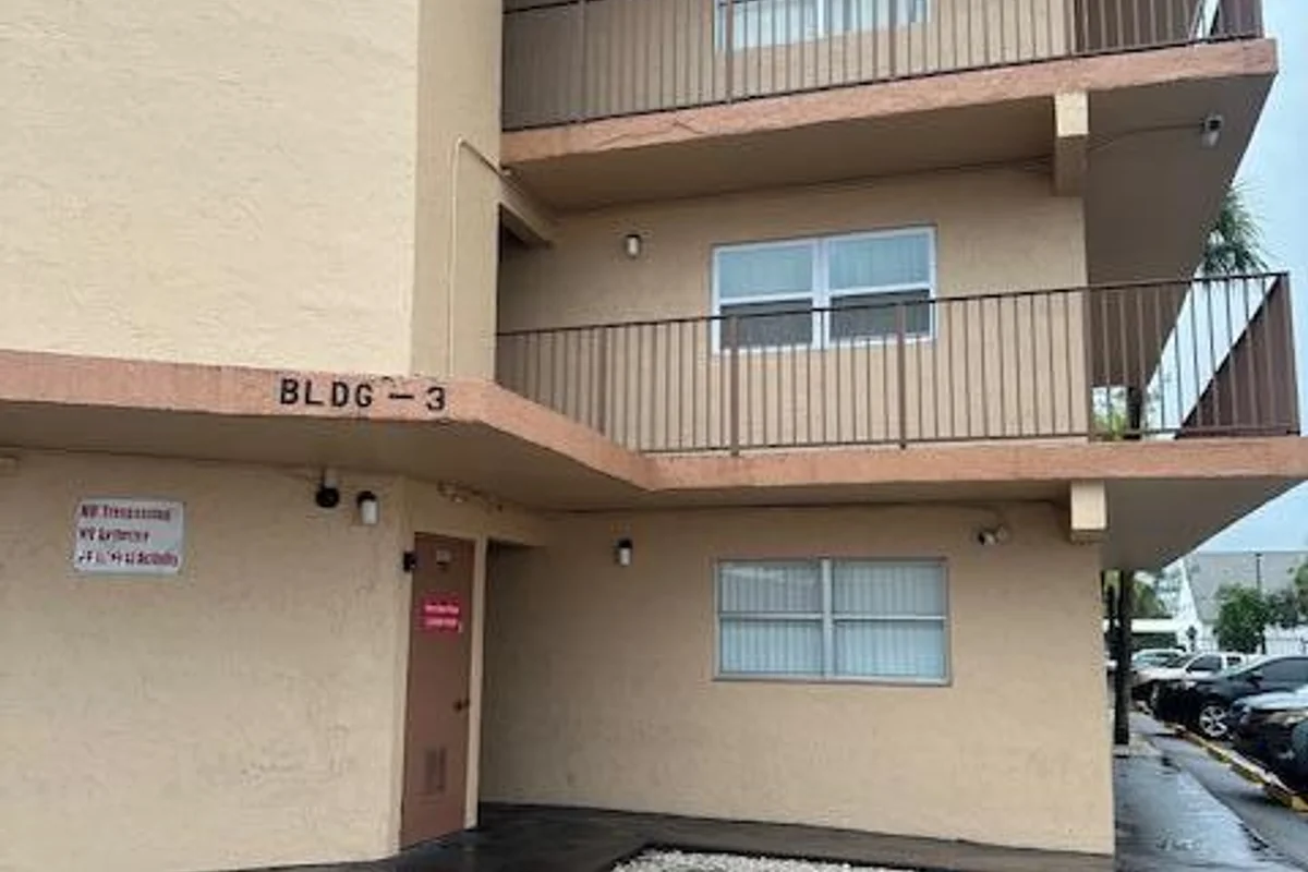 4141 NW 26th St #322, Lauderhill: photo 1 of 9