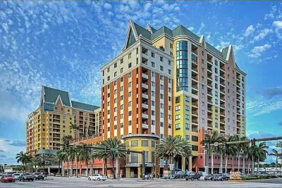 110 N Federal Hwy, Fort Lauderdale: photo 1 of 36