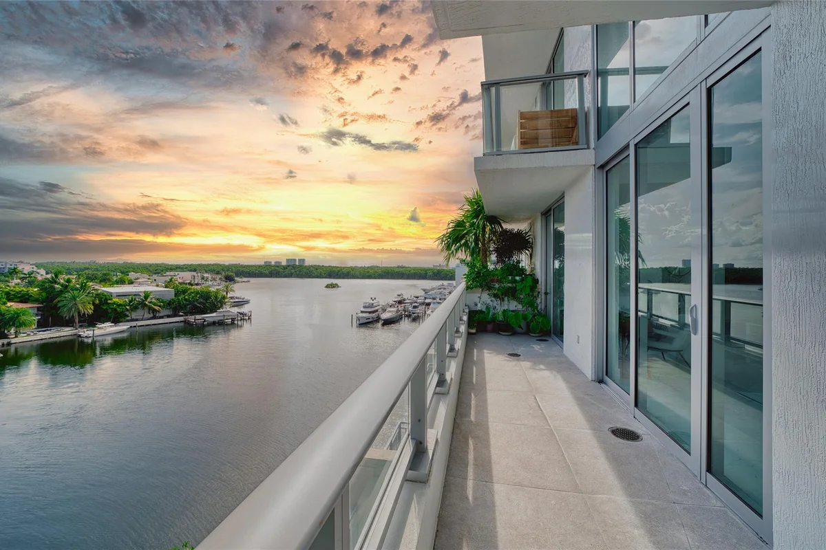 330 Sunny Isles Blvd #5-504, Sunny Isles Beach: photo 1 of 26