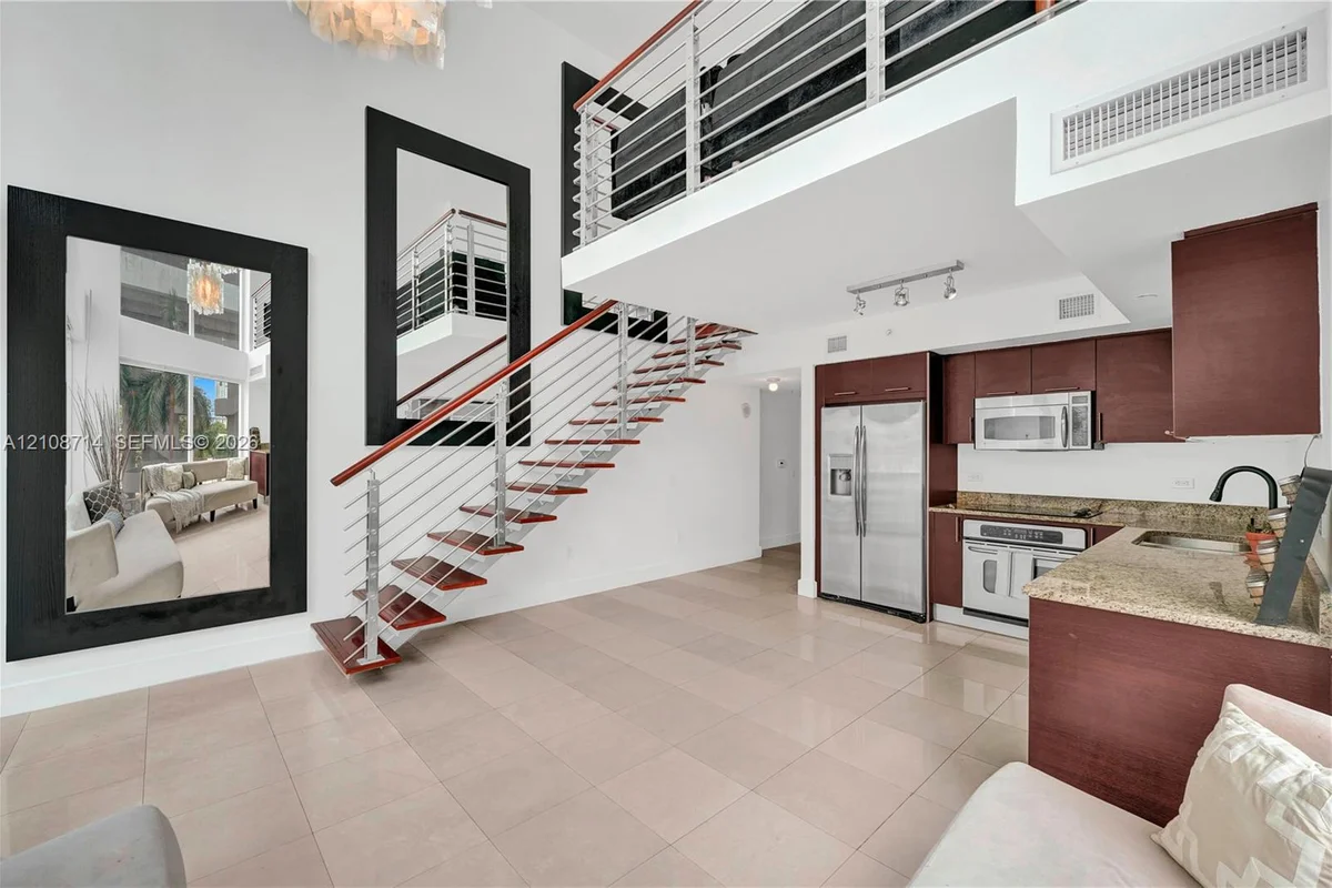 41 SE 5th St #317, Miami: photo 1 of 53