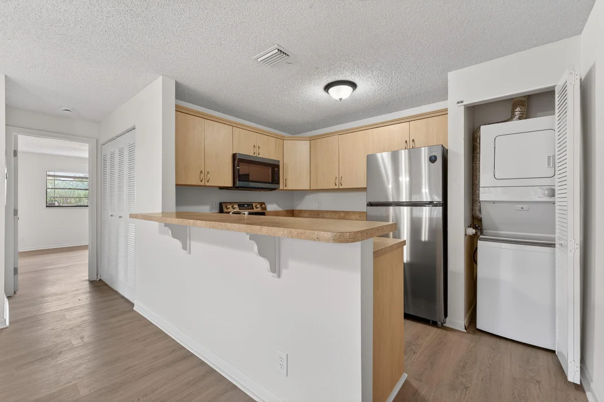 9425 NW 49th Ct, Sunrise: photo 1 of 20
