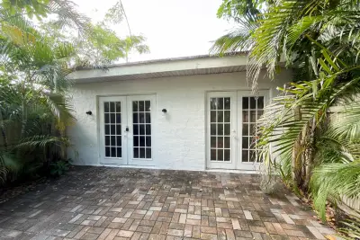 411 Maddock St #B, West Palm Beach: photo 1 of 10