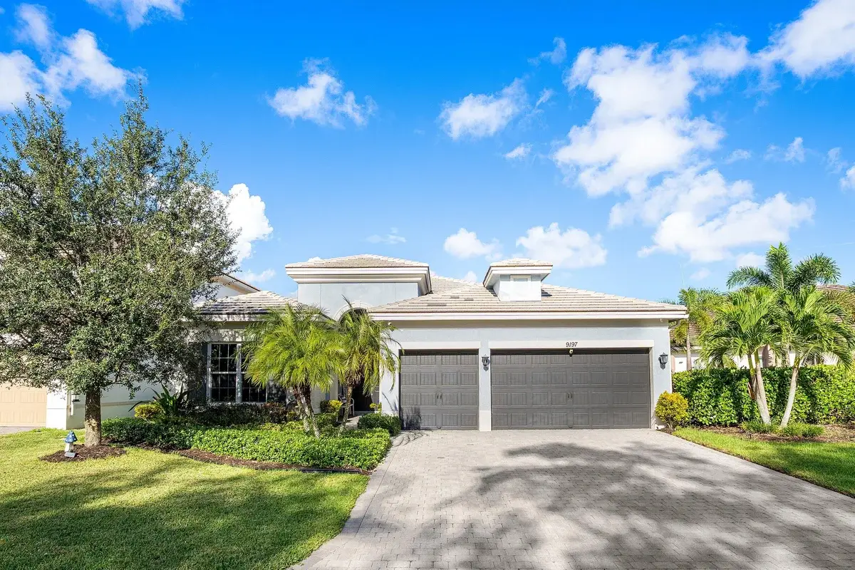 9197 Greenspire Ln, Lake Worth: photo 1 of 32