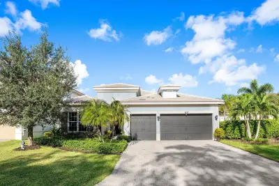 9197 Greenspire Ln, Lake Worth: photo 1 of 32