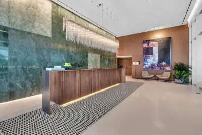 1400 Biscayne Blvd #3503, Miami: photo 1 of 11