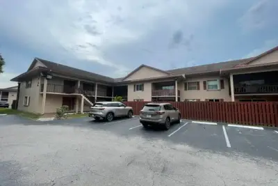 11245 SW 88th St #209F, Miami: photo 1 of 36
