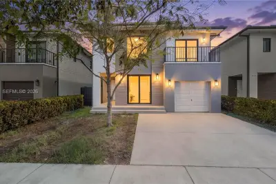 218 NW 11th Ct, Florida City: photo 1 of 57