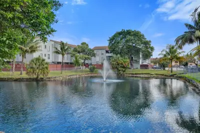 1735 W 60th St #M110, Hialeah: photo 1 of 28