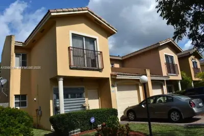 650 SW 11th St, Florida City: photo 1 of 11
