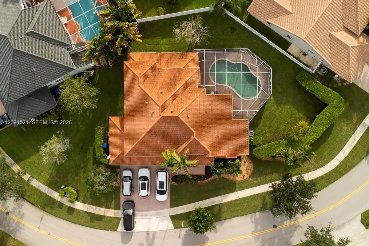 17930 NW 13th St, Pembroke Pines: photo 1 of 12