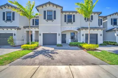 20308 NW 6th Pl, Miami Gardens: photo 1 of 27