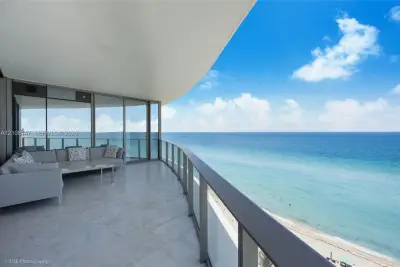 15701 Collins Ave #902, Sunny Isles Beach: photo 1 of 25