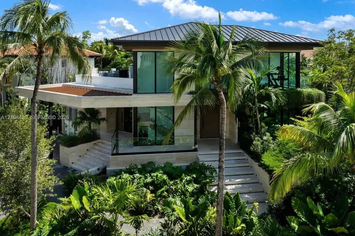 360 Harbor Ln, Key Biscayne: photo 1 of 16