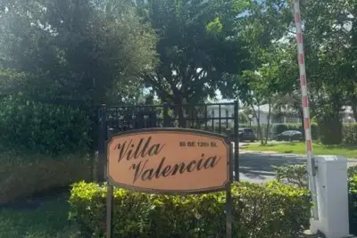 50 SE 12th St SE #1610, Boca Raton: photo 1 of 22
