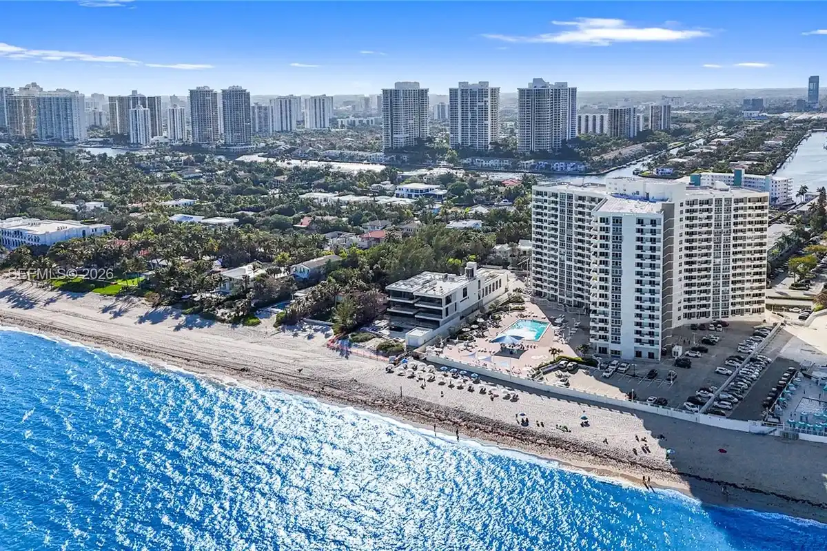 3180 S Ocean Dr #520, Hallandale Beach: photo 1 of 25