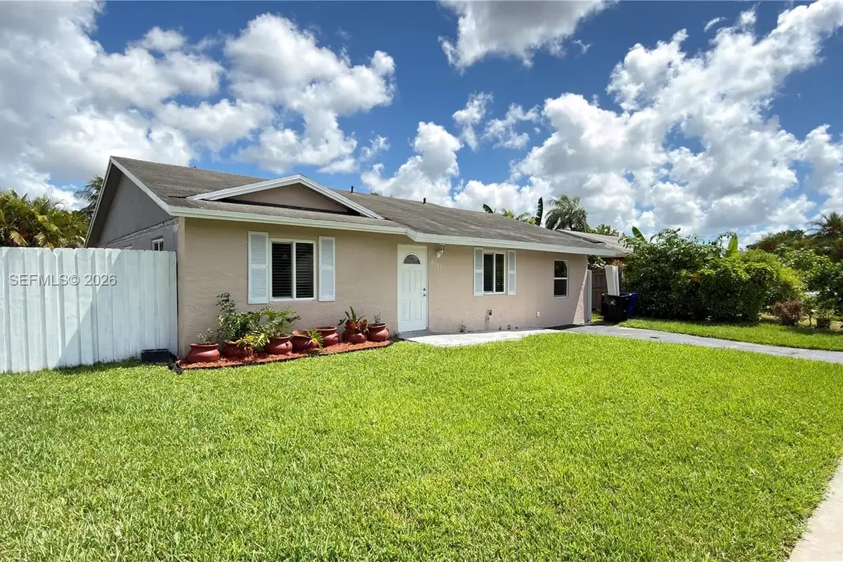 8151 SW 7th St, North Lauderdale: photo 1 of 45
