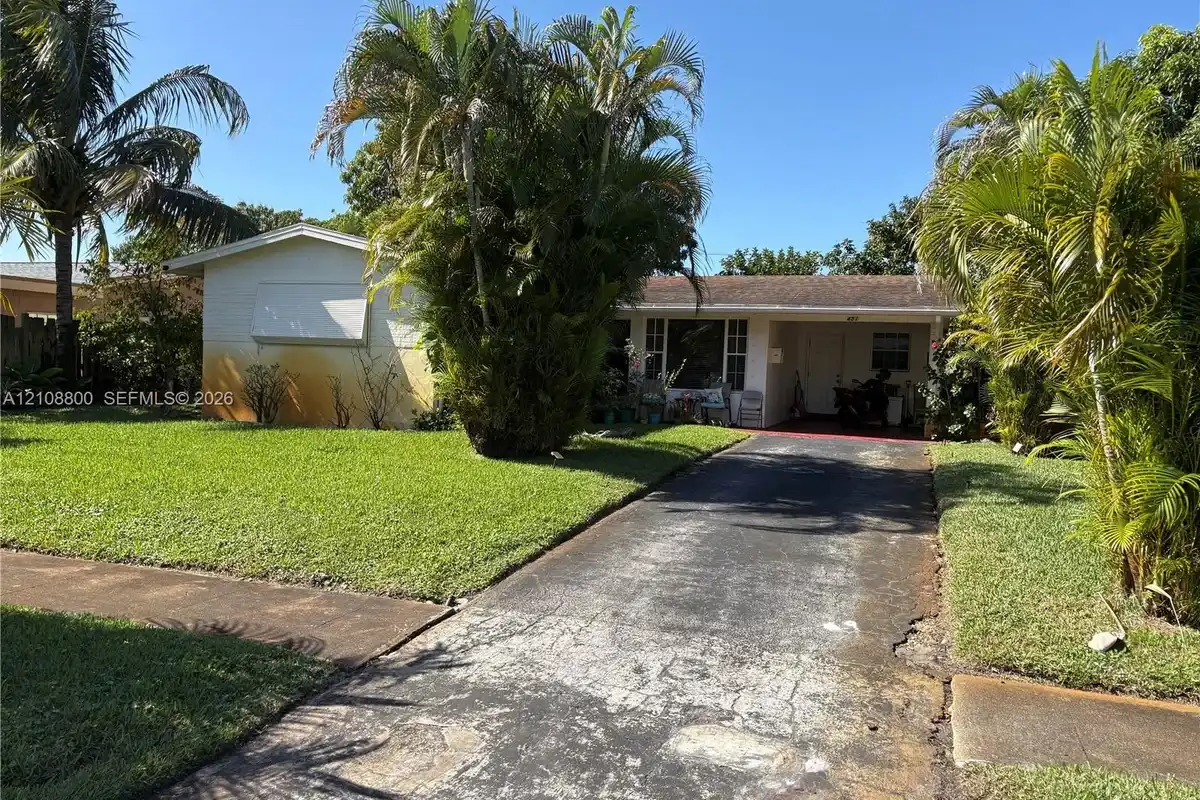 451 SW 30th Ave, Fort Lauderdale: photo 1 of 6