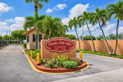 2190 W 60th St #21201, Hialeah: photo 1 of 12