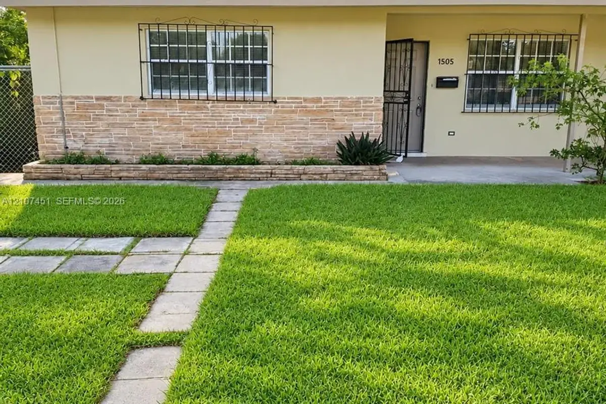 1505 NW 7th Ave, Fort Lauderdale: photo 1 of 9