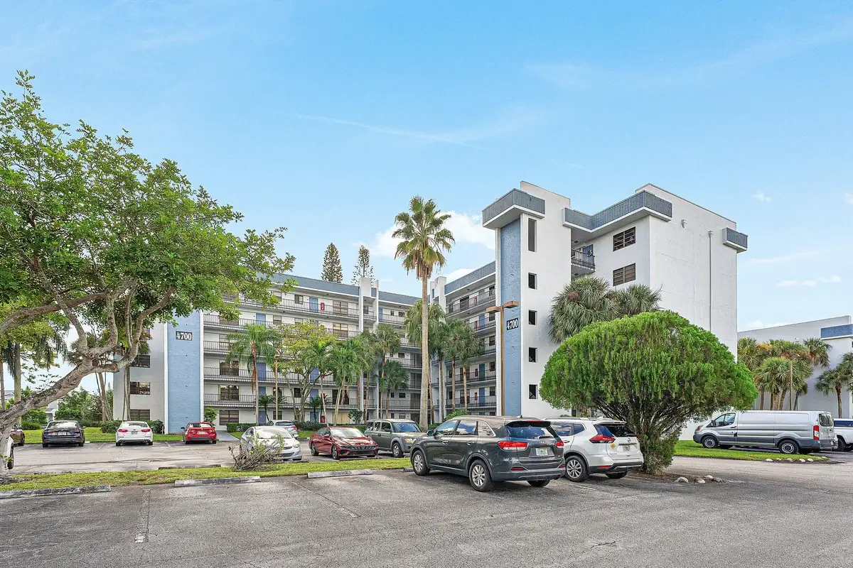 4700 Lucerne Lakes Blvd W #306, Lake Worth: photo 1 of 27
