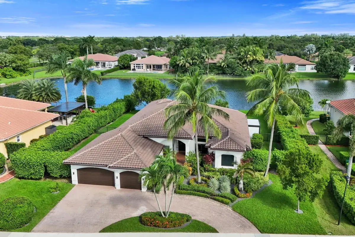15311 SW 38th St, Davie: photo 1 of 7