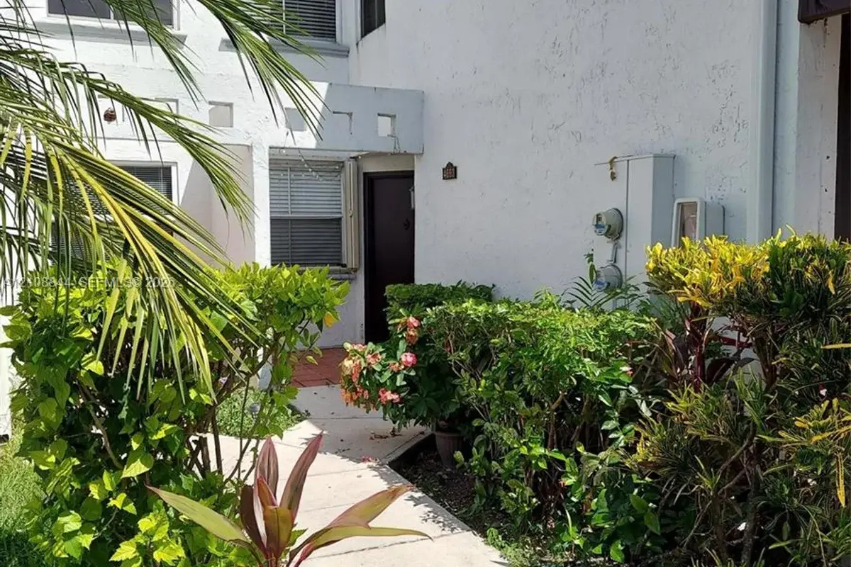 4693 NW 97th Ct #31, Doral: photo 1 of 26