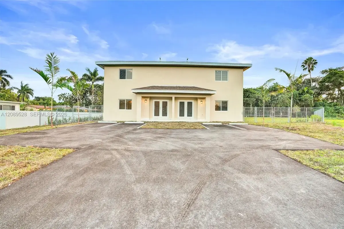 250 NE 119th Ter, Miami: photo 1 of 40