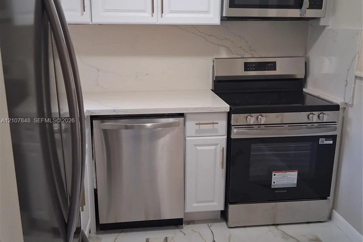 9750 Sunrise Lakes Blvd #106, Sunrise: photo 1 of 20