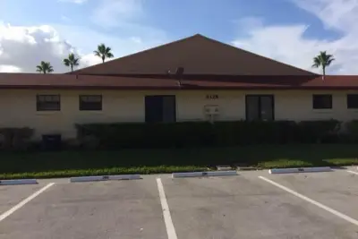 4328 Woodstock Dr #C, West Palm Beach: photo 1 of 9