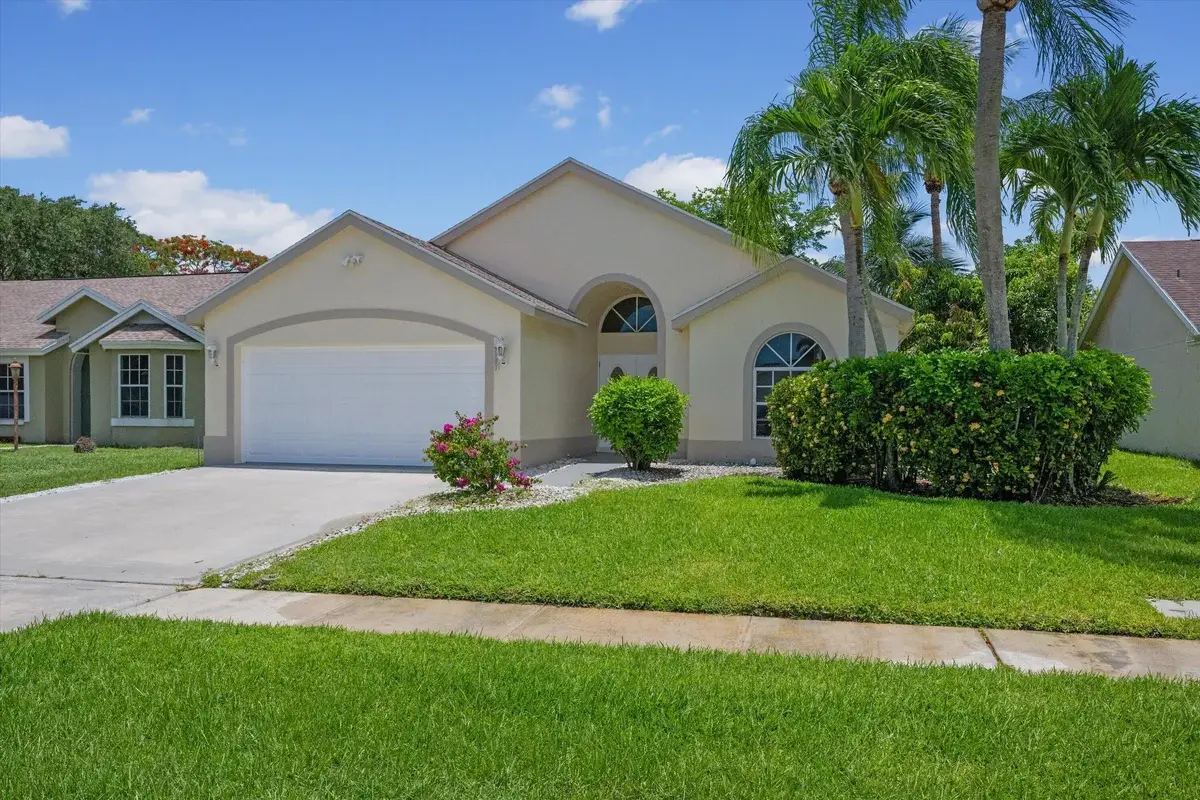12781 Meadowbreeze Dr, Wellington: photo 1 of 18