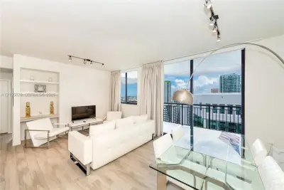 999 SW 1st Ave #3114, Miami: photo 1 of 28